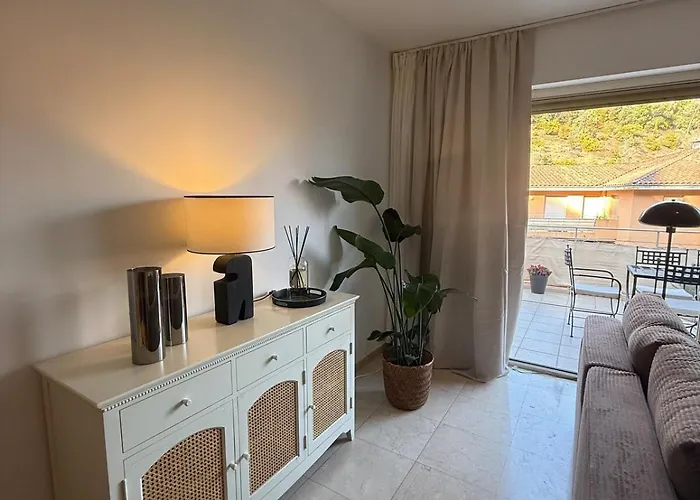 Esterel Bay تيول سور مير